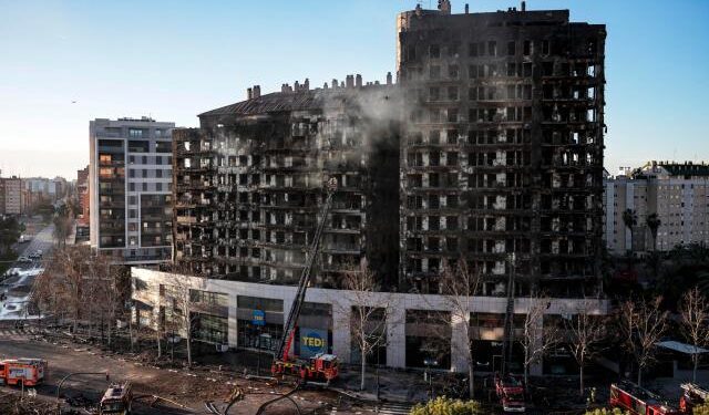 Autoridades revelaron la causa del mortífero incendio en Valencia