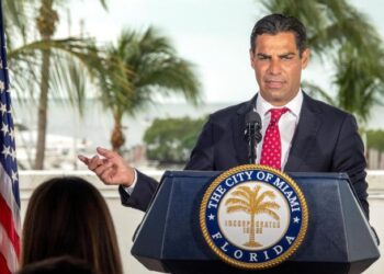 Alcalde de Miami respaldará la candidatura presidencial de Trump