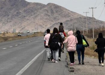 Llegada de migrantes a la frontera México-EEUU crece por retraso de ley antinmigrante SB4