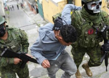 Alcaldes en Ecuador buscan protección policial en medio de espiral de violencia