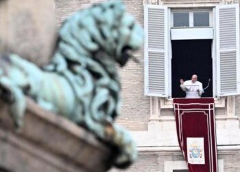 Indignación en Ucrania por el llamamiento del papa Francisco a izar “una bandera blanca”