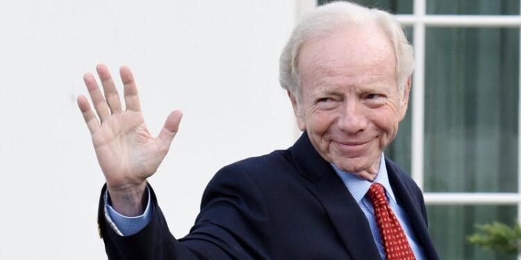 Exsenador de EEUU Joe Lieberman muere a los 82 años