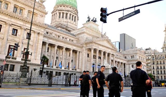 Javier Milei: El populismo nos quitó el 90 % de nuestros ingresos