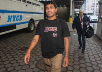 Uno de los venezolanos vinculado a paliza contra policías en Times Square quedó exonerado por este motivo