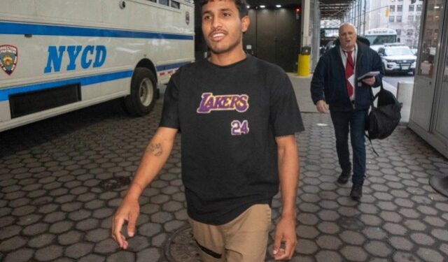 Uno de los venezolanos vinculado a paliza contra policías en Times Square quedó exonerado por este motivo