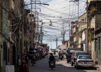 A cinco años del “mega apagón nacional”, otra fluctuación eléctrica afectó varios estados de Venezuela