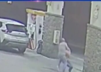 Aterrador VIDEO muestra el secuestro de una mujer en gasolinera de Arizona