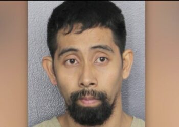 Trabajador de los cruceros Royal Caribbean en Miami colocaba cámaras ocultas para grabar a mujeres desnudas