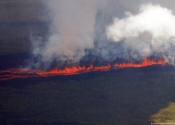 Científicos documentan el avance de la erupción del volcán La Cumbre en las Islas Galápagos en Ecuador