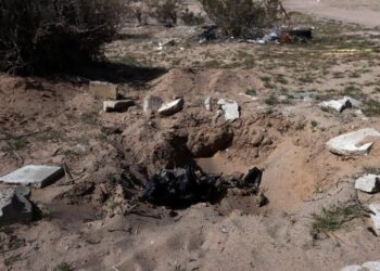 Hallaron seis cadáveres en fosa clandestina de Ciudad Juárez, a metros de la frontera con EEUU