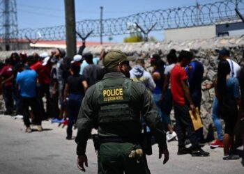 “Sin luz al final del túnel”: así es un día en la vida de un policía fronterizo en Texas