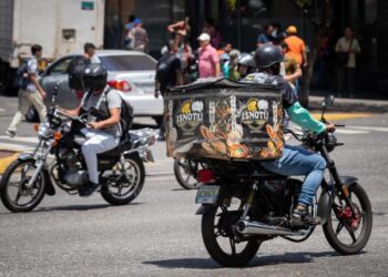 Los “delivery”, un boyante sector en Venezuela que emplea a miles de personas