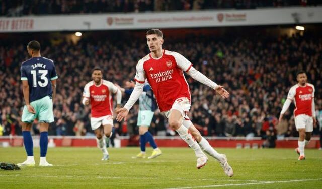 El alemán Havertz dejó al Arsenal líder de la Premier con gol a última hora