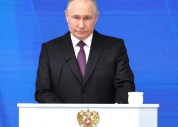 Un reconocido exespía británico asegura que Putin podría sufrir Parkinson