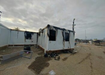 Panamá encarcela por seis meses a los 45 migrantes que vandalizaron un albergue en el Darién