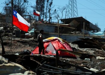 Familias migrantes en Chile enfrentan incierto futuro tras megaincendios de Viña del Mar