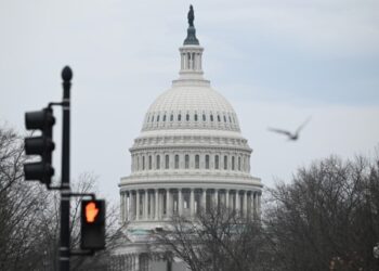 Congreso de EEUU adoptó texto para evitar parálisis parcial del Estado