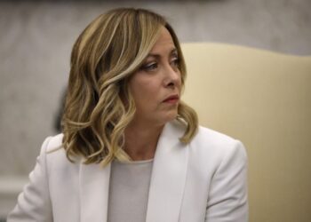 Meloni propone a Biden una alianza global contra los traficantes de personas