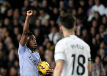 Doblete de Vinícius Junior salvó al Real Madrid de una derrota en Mestalla