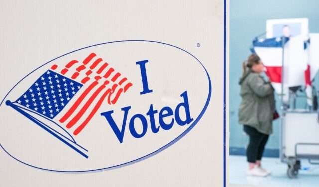 Trump se acerca a un duelo con Biden tras arrasar en el “supermartes”