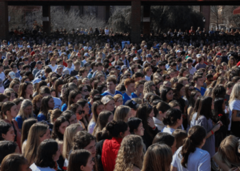 Comunidad de la Universidad de Georgia rindió vigilia a Laken Riley, asesinada por un venezolano (Video)