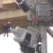 Dramático rescate en EEUU: un camión quedó colgando de un puente (VIDEO)