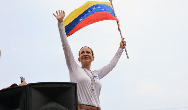 “Quien va a sustituir a Maduro soy yo, ese es el sustituto”, afirmó María Corina Machado desde Barinas (Video)