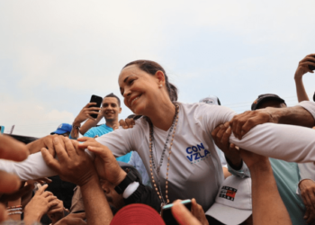 María Corina compartió conmovedor momento que vivió durante su recorrido por Acarigua (VIDEO)