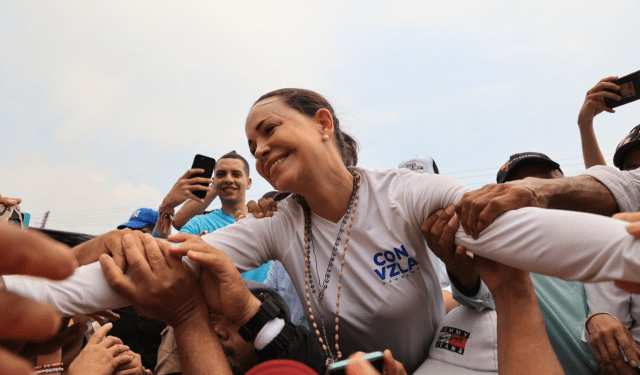 María Corina compartió conmovedor momento que vivió durante su recorrido por Acarigua (VIDEO)