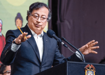 Petro agudizó su postura y advirtió que el sistema electoral colombiano es “proclive al fraude”