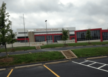 Pelea entre estudiantes de secundaria en Misuri dejó una víctima en estado crítico con trauma cerebral