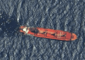 EEUU advierte del riesgo medioambiental de un buque hundido por los hutíes en el Mar Rojo