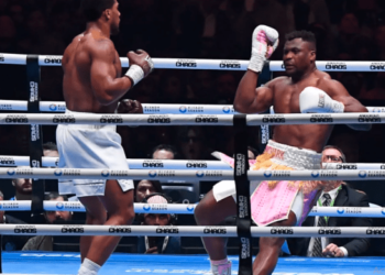 “No lo sentí”: Francis Ngannou habla del golpe de Anthony Joshua
