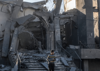 Estados Unidos completa su primer lanzamiento aéreo de ayuda humanitaria en Gaza