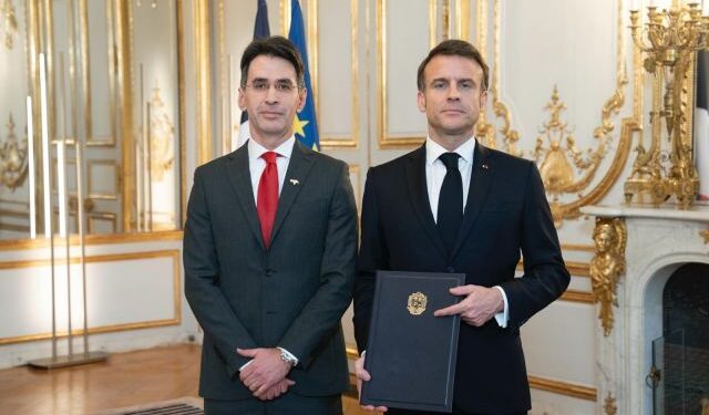 Enviado del chavismo a Francia entregó cartas credenciales al presidente Emmanuel Macron