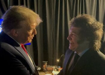 “Lo amo porque me ama”: Donald Trump volvió a elogiar a Javier Milei en un acto público