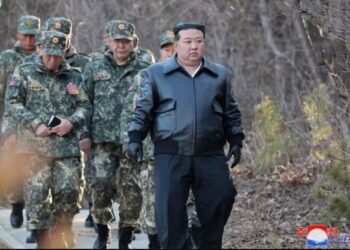 Kim Jong-un supervisó un simulacro de ataque que tiene la capacidad de alcanzar la capital de Corea del Sur
