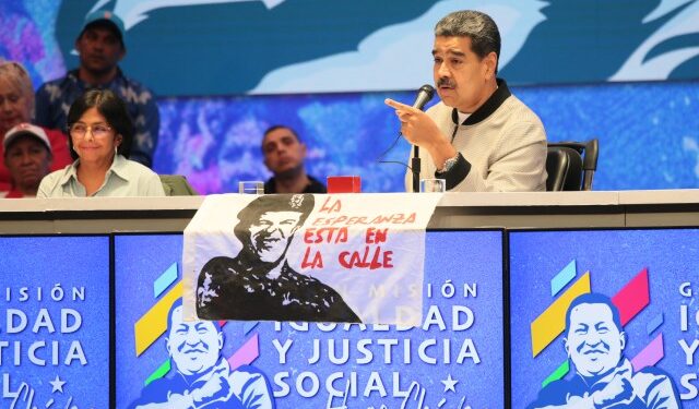 “Estoy seguro que el pueblo conquistará una nueva victoria”, vociferó Maduro tras anuncio del CNE