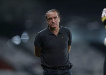 Polémica en Brasil luego que el Athletico Paranaense contratara a técnico condenado por violación