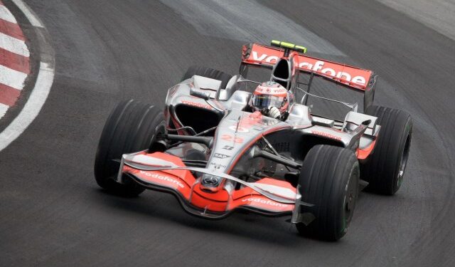 Brilló en la Fórmula 1 junto a Hamilton, se retiró y a los 42 años debe someterse a una riesgosa cirugía de corazón