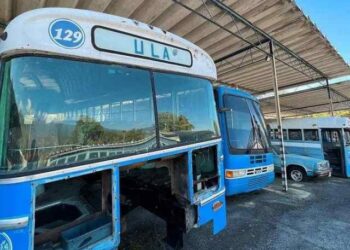 Un cementerio de chatarras: Así luce donde tienen a las unidades de transporte de la ULA