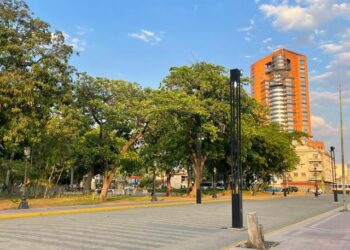 Maracay cumple 323 años en medio de apagones, basura y falta de agua