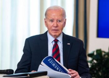 “Me meteré en problemas”: un Biden perdido muestra confusión ante las preguntas de la prensa (VIDEO)
