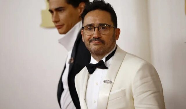 El día en que Bayona ganó su premio más especial: ver a sus padres desfilar en Hollywood