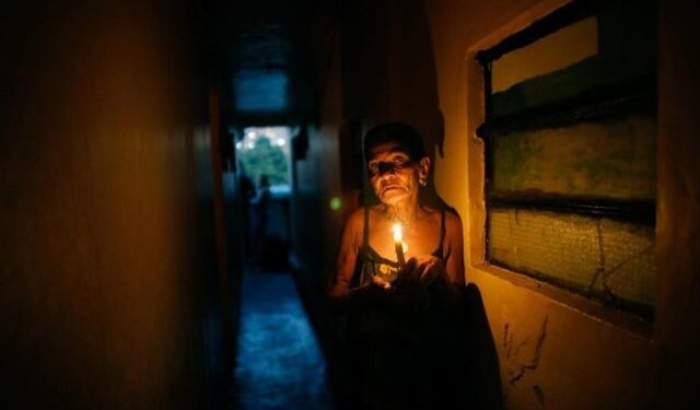 Al menos 40 mini apagones afectaron durante el fin de semana a los habitantes de Macuto