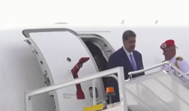 Maduro llegó a San Vicente y Las Granadinas para asistir a la VIII Cumbre de la Celac