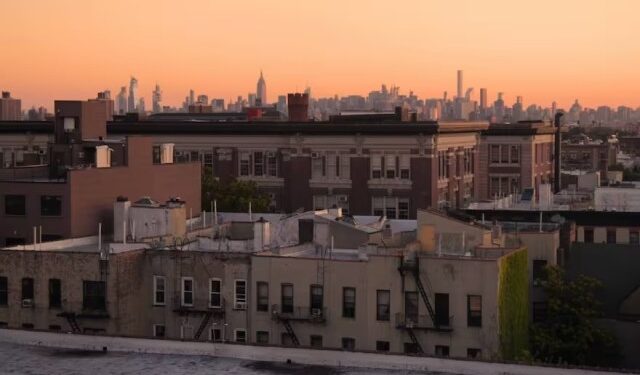 Notó que le estaban cobrando de más en alquiler de Nueva York y se vengó de una magistral forma