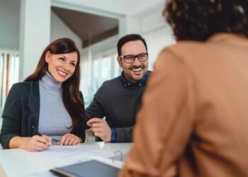 El trabajo en Florida que paga más de mil dólares semanales donde el requisito más importante es hablar español