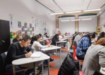 Más migrantes venezolanos en Chicago realizan esta actividad con la esperanza de encontrar trabajo