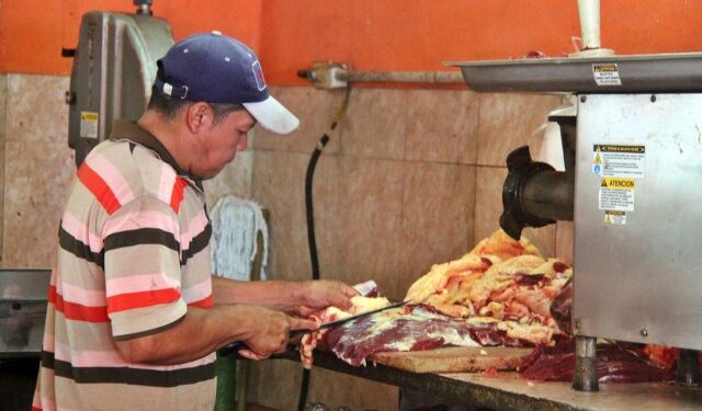 En carnicerías de Maturín se desploma venta de carne y aumenta la de pellejo y hueso blanco